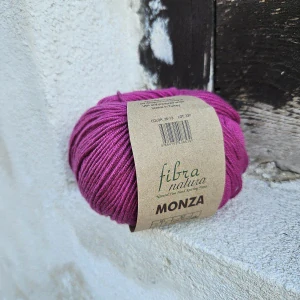 Monza 26-13 - fuksia priadza z bambusu a merina